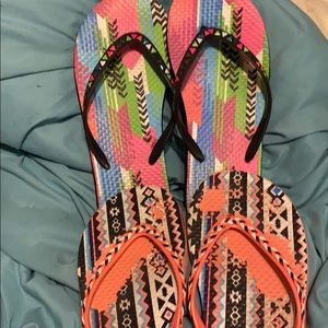 Flip flops (both pairs)